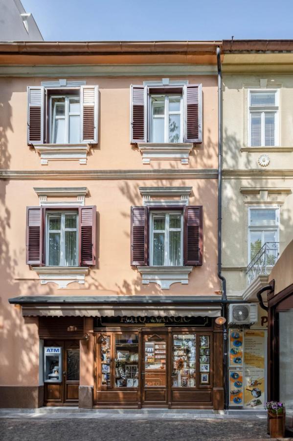 Photel Apartments Crikvenica Luaran gambar